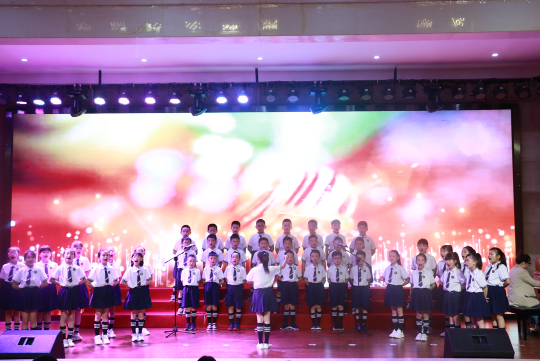 重庆市涪陵外国语学校2021年秋“红心向党·强国有我”合唱比赛简报 第 30 张