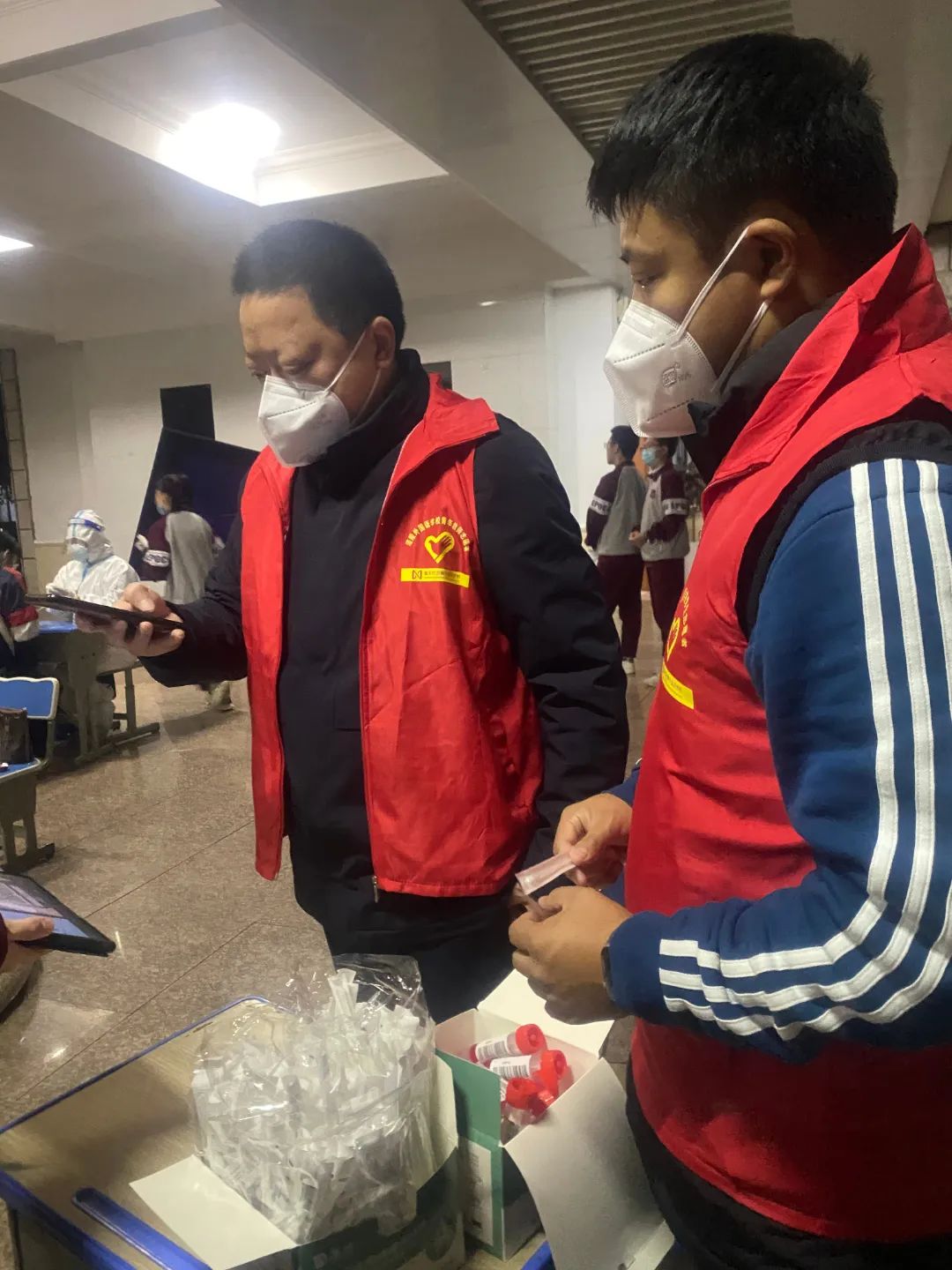 用爱守护，共同抗疫——涪外疫情防控下的感人瞬间 第 8 张