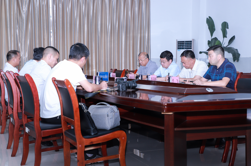 培养拔尖人才 涪外在行动——区委教育工委书记区教委主任孙应勇带队调研涪陵外国语学校拔尖创新人才培养工作 第 8 张 培养拔尖人才 涪外在行动——区委教育工委书记区教委主任孙应勇带队调研涪陵外国语学校拔尖创新人才培养工作 第 8 张