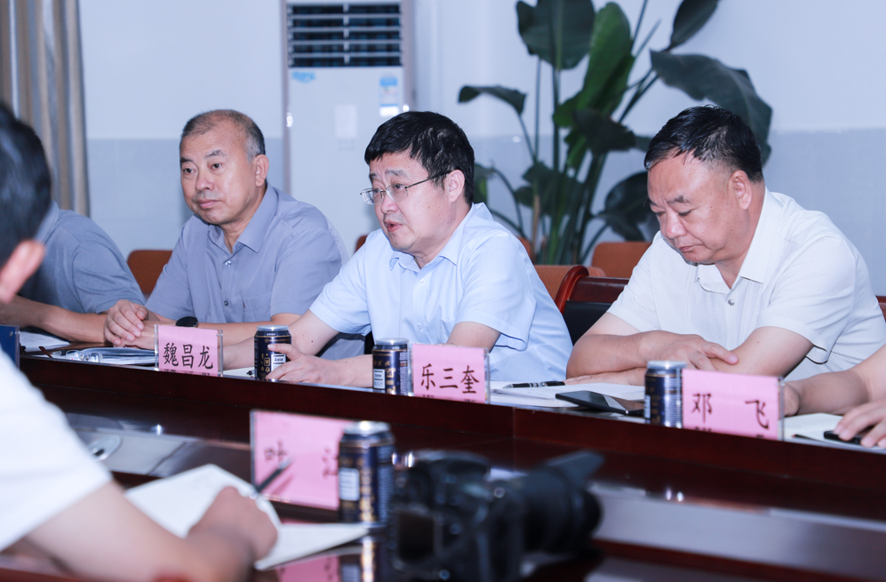 培养拔尖人才 涪外在行动——区委教育工委书记区教委主任孙应勇带队调研涪陵外国语学校拔尖创新人才培养工作 第 12 张 培养拔尖人才 涪外在行动——区委教育工委书记区教委主任孙应勇带队调研涪陵外国语学校拔尖创新人才培养工作 第 12 张
