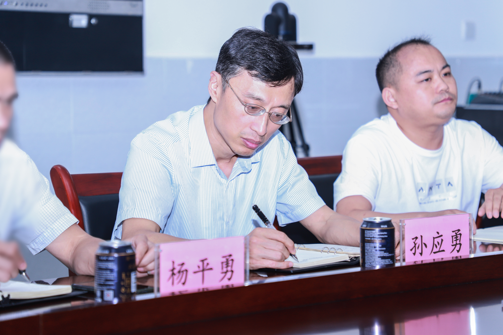 培养拔尖人才 涪外在行动——区委教育工委书记区教委主任孙应勇带队调研涪陵外国语学校拔尖创新人才培养工作 第 16 张 培养拔尖人才 涪外在行动——区委教育工委书记区教委主任孙应勇带队调研涪陵外国语学校拔尖创新人才培养工作 第 16 张