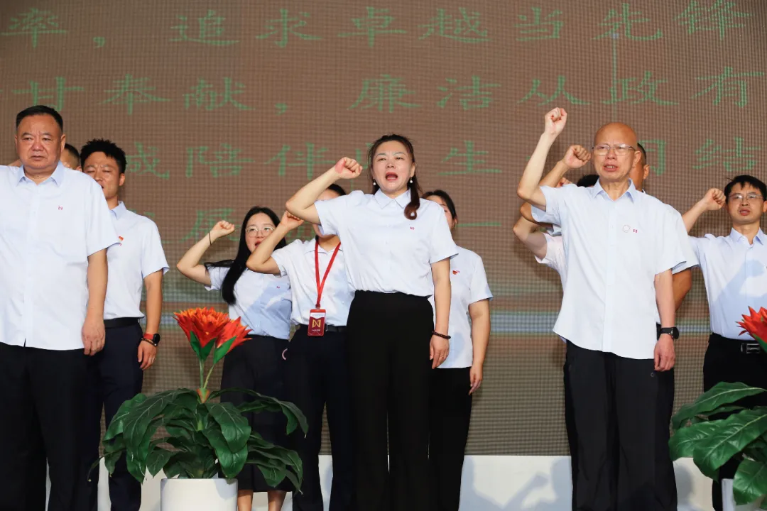 undefined 薪火三十载 卓越新征程——涪陵外国语学校2026年秋期开学典礼隆重举行 第 18 张