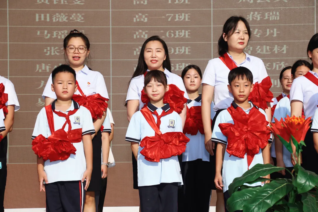 undefined 薪火三十载 卓越新征程——涪陵外国语学校2026年秋期开学典礼隆重举行 第 31 张