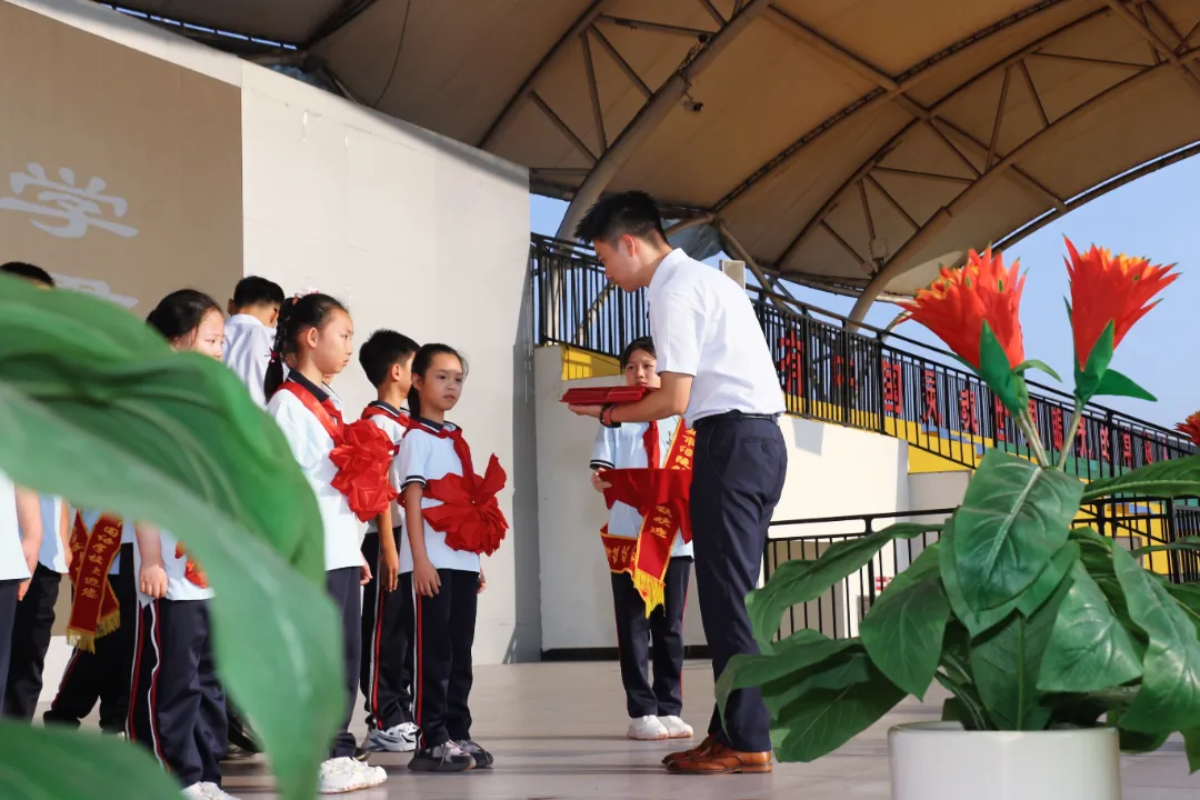 undefined 薪火三十载 卓越新征程——涪陵外国语学校2026年秋期开学典礼隆重举行 第 36 张