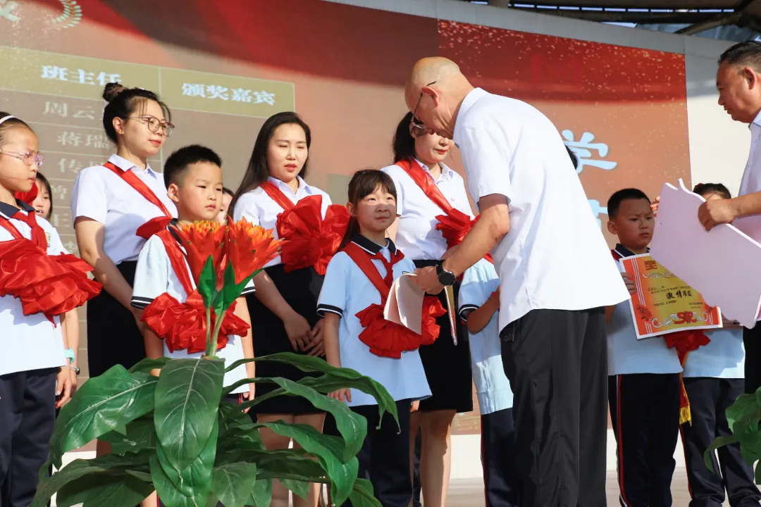 undefined 薪火三十载 卓越新征程——涪陵外国语学校2026年秋期开学典礼隆重举行 第 41 张