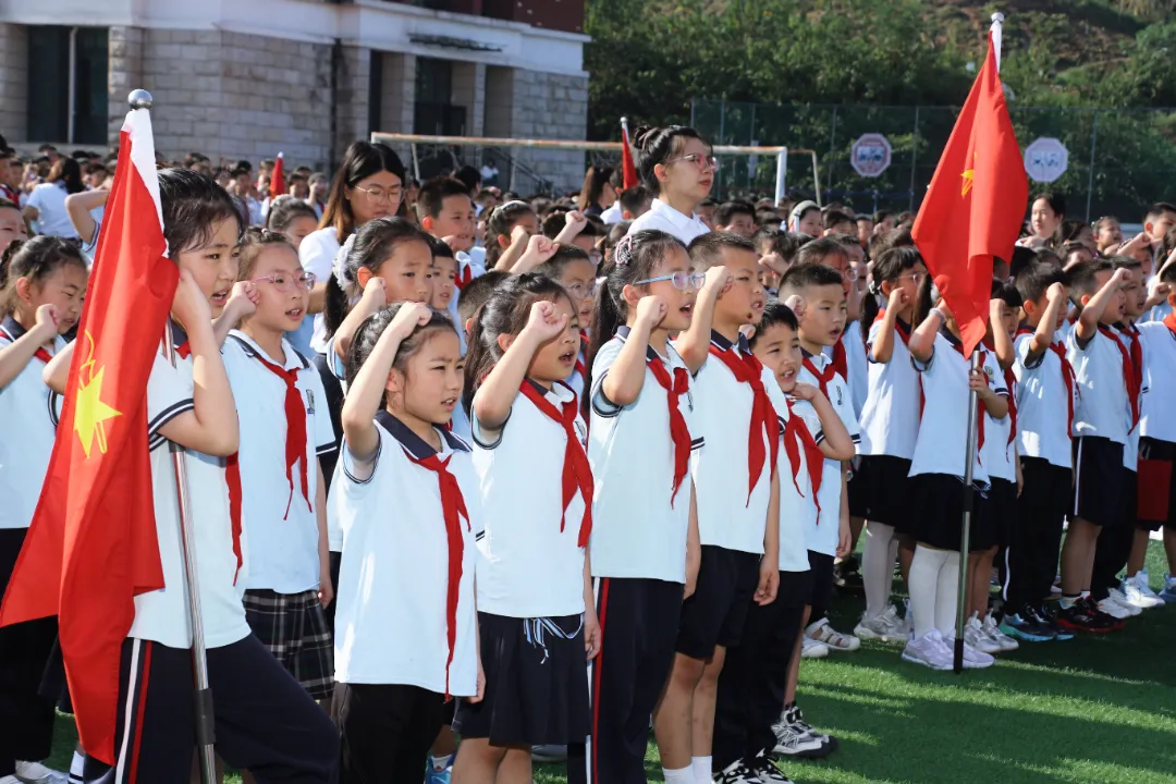 undefined 薪火三十载 卓越新征程——涪陵外国语学校2026年秋期开学典礼隆重举行 第 53 张