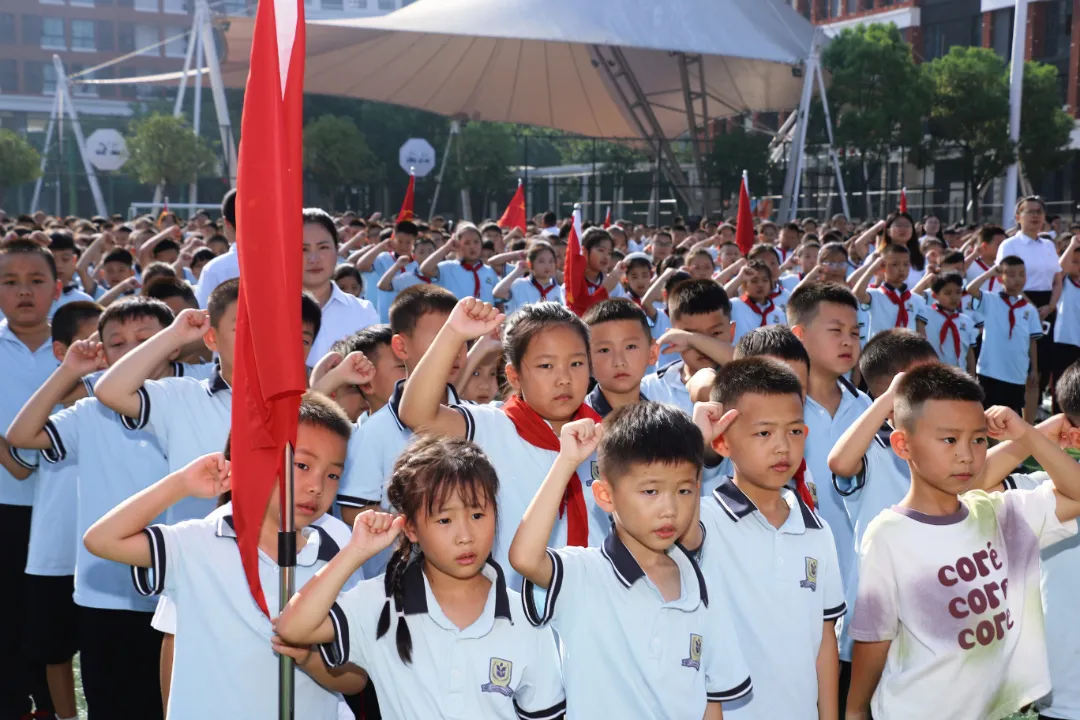 undefined 薪火三十载 卓越新征程——涪陵外国语学校2026年秋期开学典礼隆重举行 第 55 张