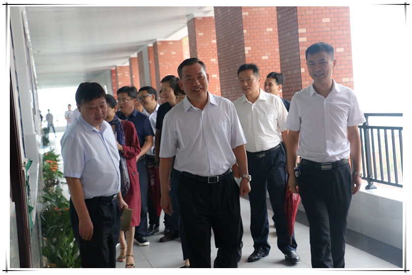 张校和李书记.jpg