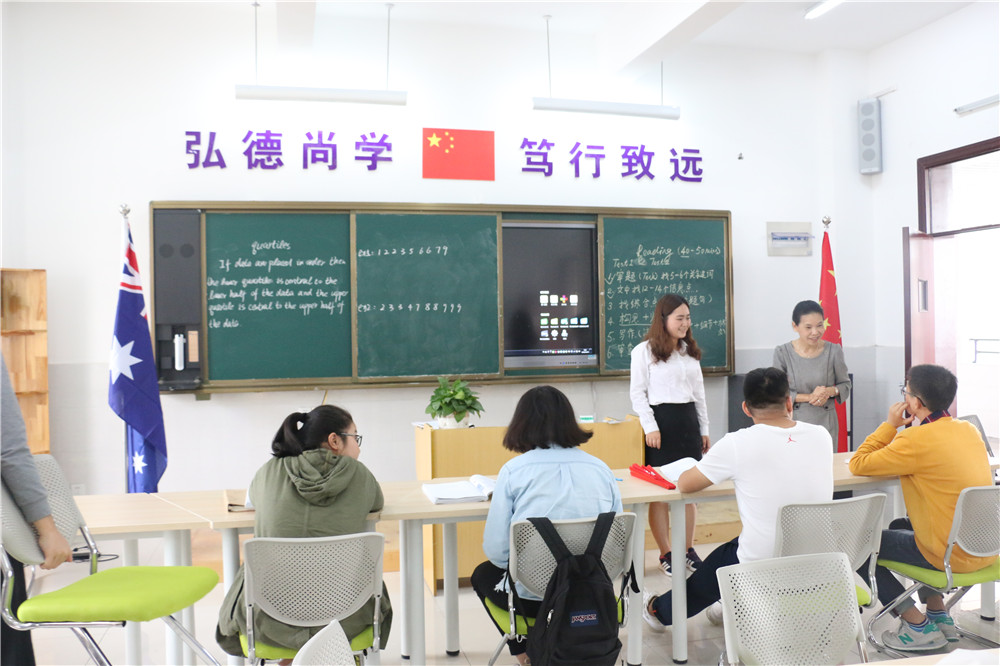 谢总是视察国际高中 (1).JPG