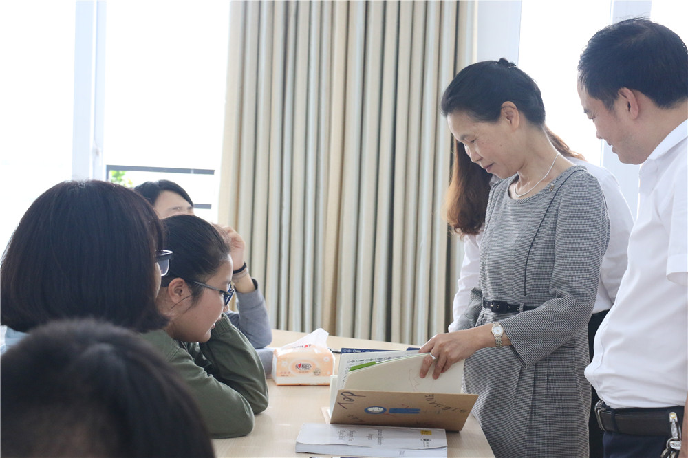 谢总是视察国际高中 (2).JPG